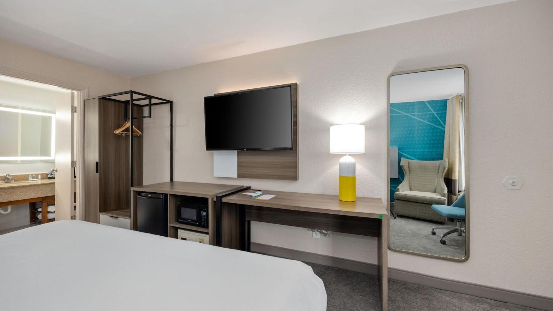 Comfort Downtown - Music Center Inn 4*