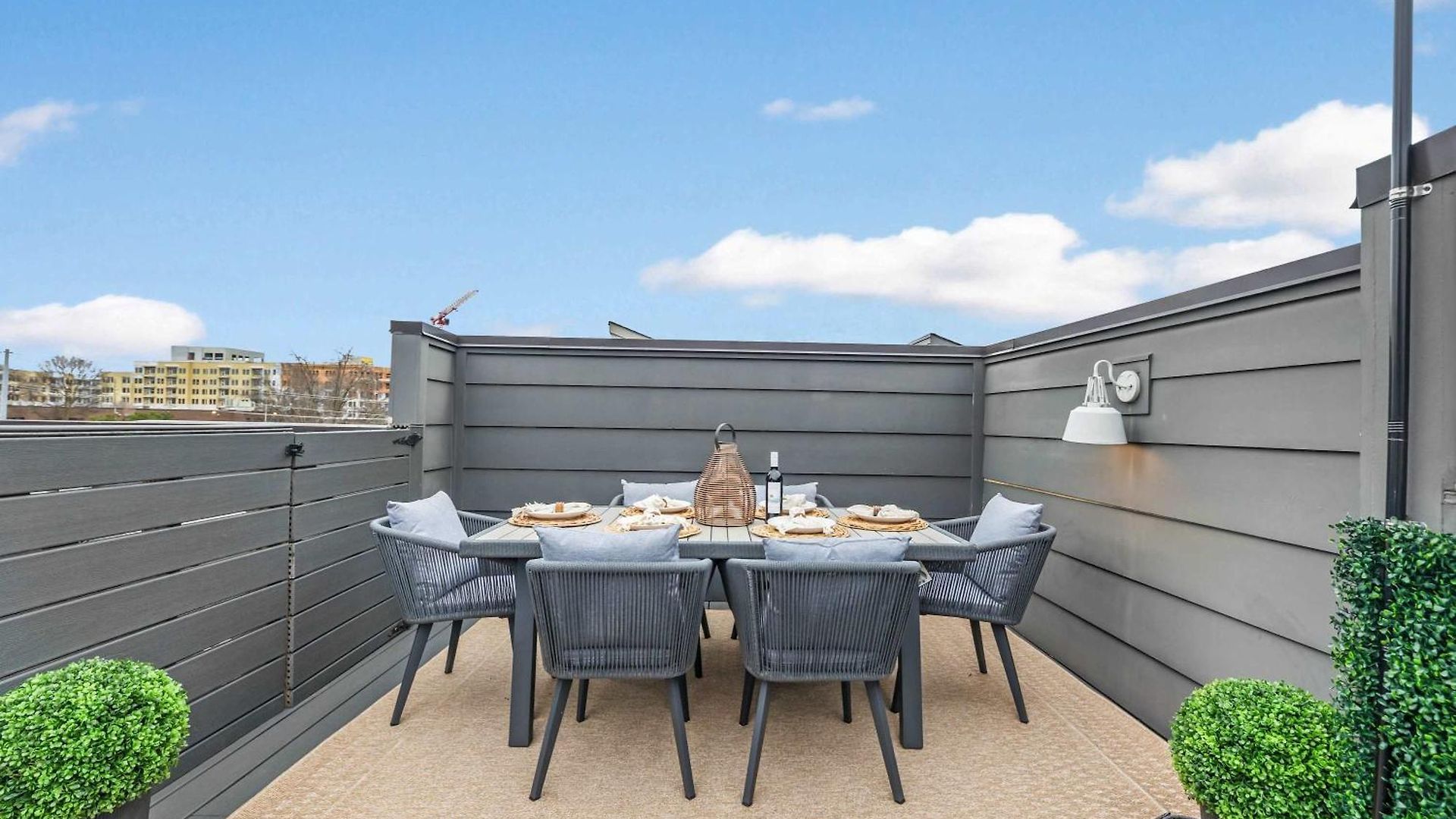 The Hawkins House - Walk To Gulch, Rooftop Views! Nashville