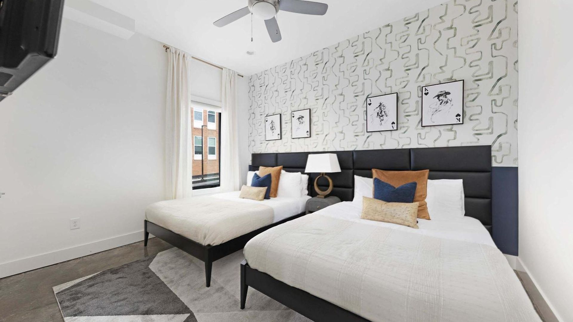 The Hawkins House - Walk To Gulch, Rooftop Views! Holiday home *