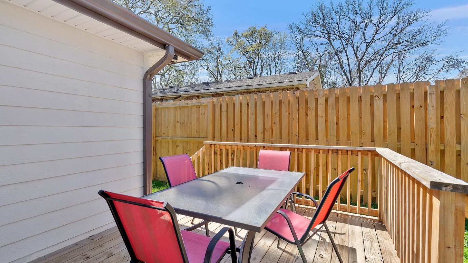 Cute, Charming, West Nash,1 Bed 1bath , Private Fenced Yard *