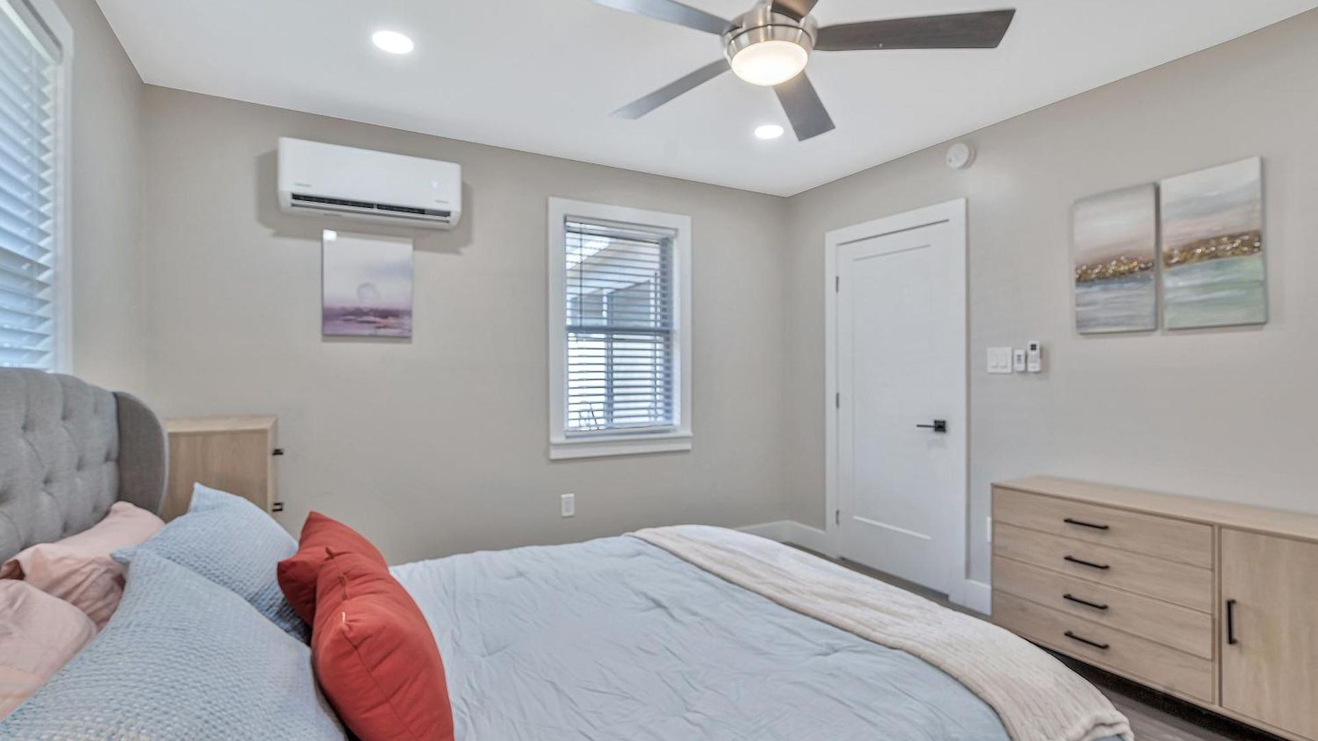 Holiday home Cute, Charming, West Nash,1 Bed 1bath , Private Fenced Yard *