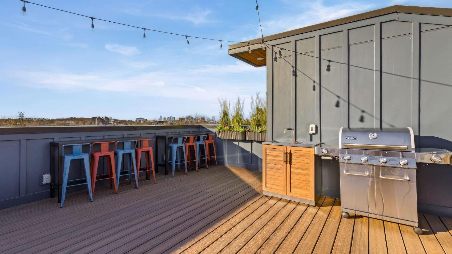 Hot Tub Poker Pool Table & Rooftop Mls View * Nashville
