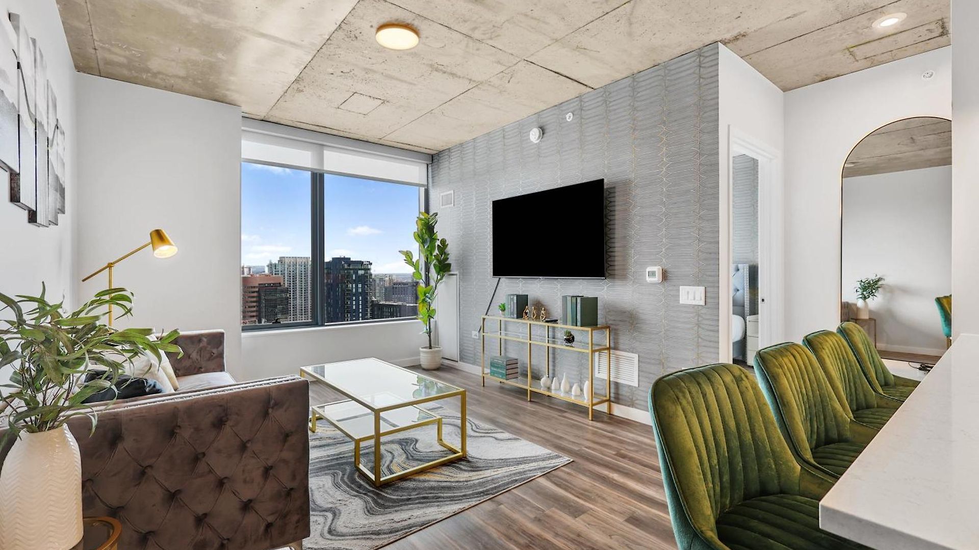 Golden Luxe Downtown *