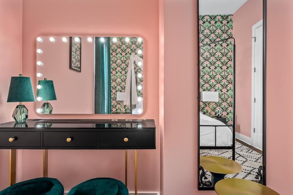 Diva Glam - Luxe - Dt 2miles - 8 Q Beds - Wow