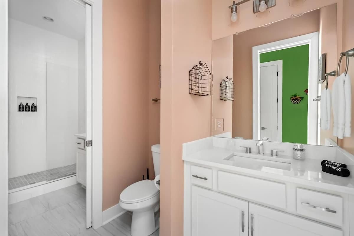 Bloom Haus Dt 2miles - 8 Q Beds - Rooftop - Omg