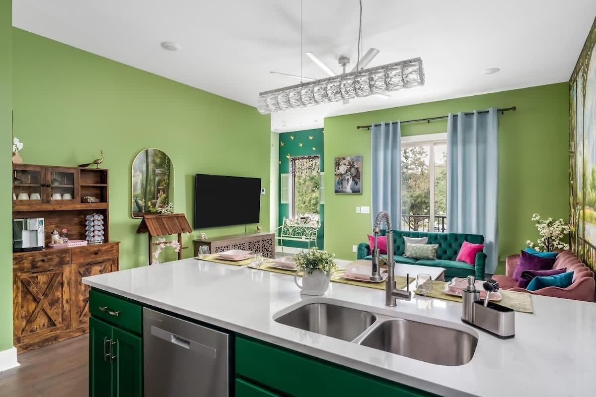 Bloom Haus Dt 2miles - 8 Q Beds - Rooftop - Omg Holiday home