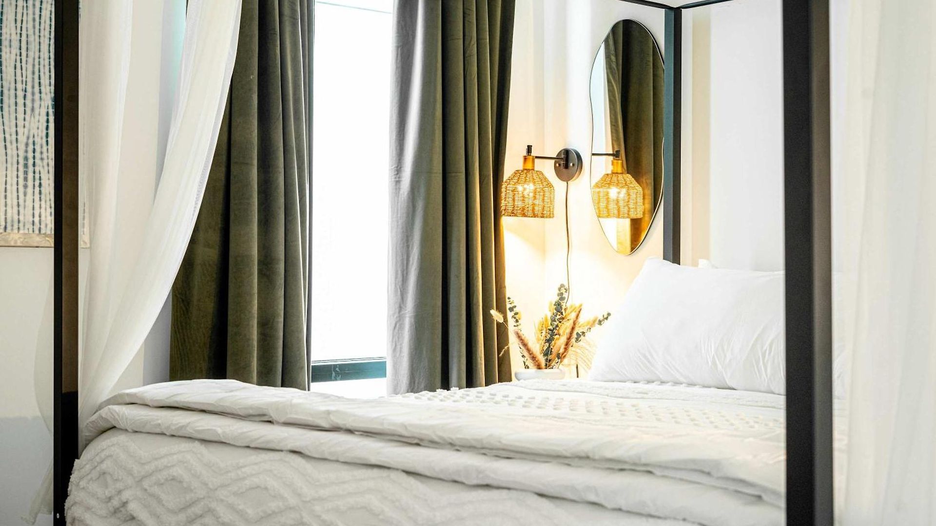 Apartment 2-bed 2-bath Luxury Retreat