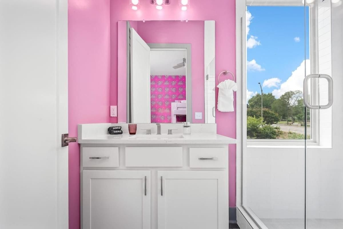 Holiday home Girls' Getaway - Flamingle House - Broadway 2 Miles - Rooftop - Wow Nashville