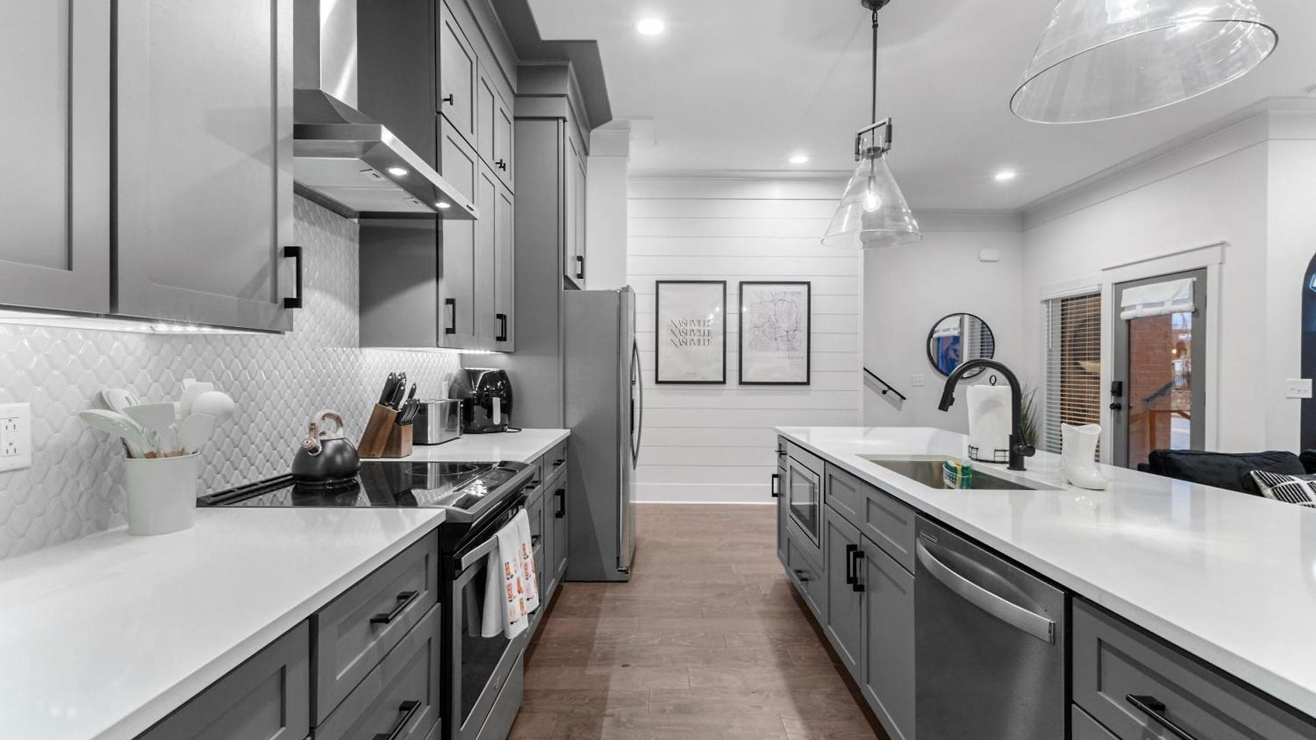 14 Bed Luxe Retreat With Game & Perfect For Large Groups!