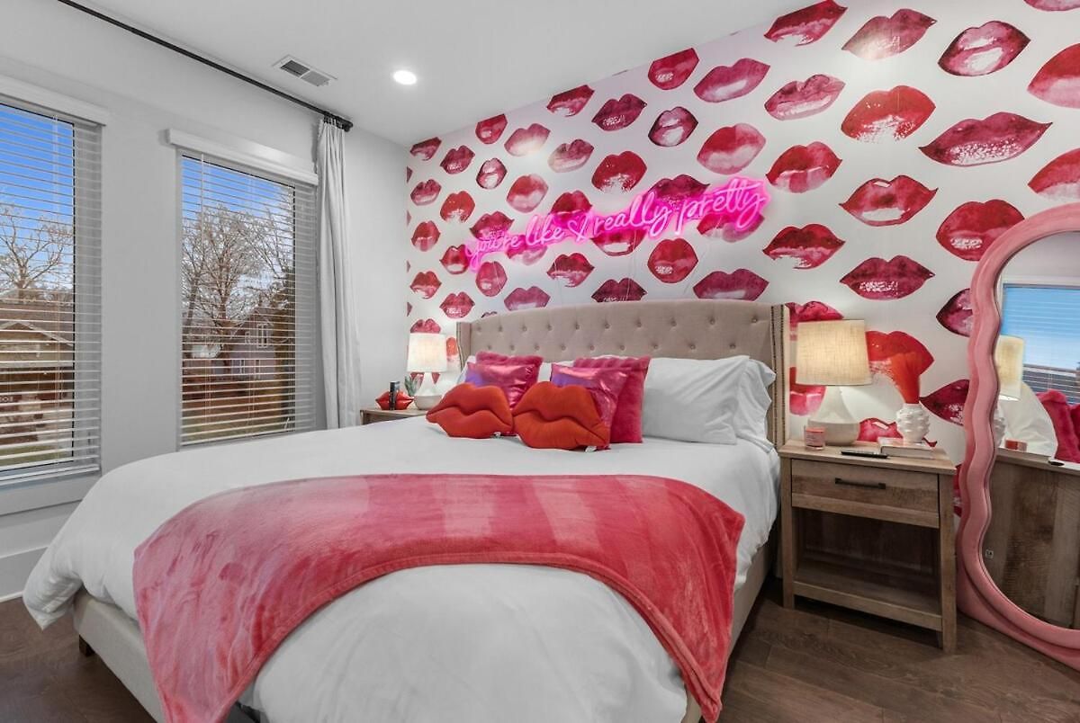 Holiday home 14 Bed Luxe Retreat With Game & Perfect For Large Groups! *