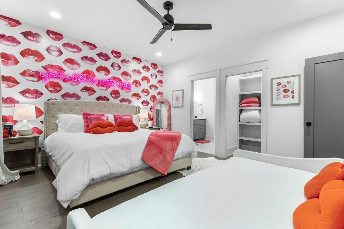 14 Bed Luxe Retreat With Game & Perfect For Large Groups! Holiday home