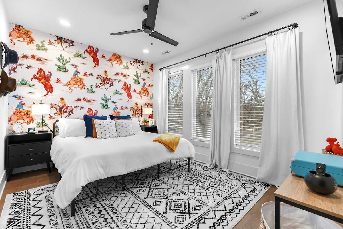 14 Bed Luxe Retreat With Game & Perfect For Large Groups! Holiday home Nashville