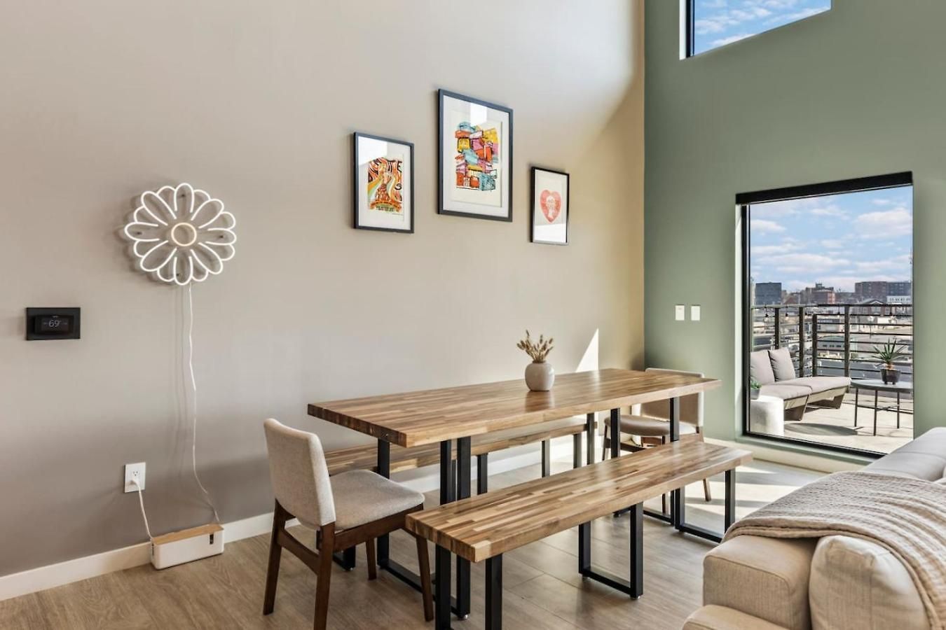Penthouse Luxury With Pool Patio And View Walk To Broadway Holiday home Nashville
