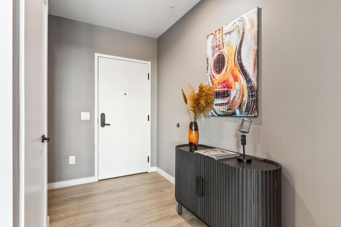 Penthouse Luxury With Pool Patio And View Walk To Broadway Holiday home
