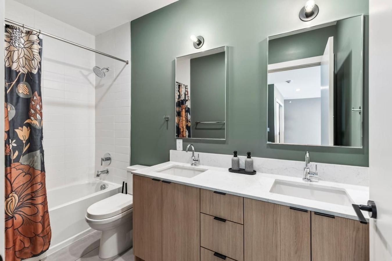 Penthouse Luxury With Pool Patio And View Walk To Broadway Nashville