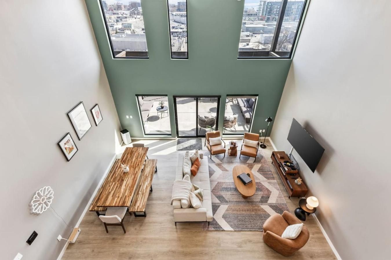 Holiday home Penthouse Luxury With Pool Patio And View Walk To Broadway *