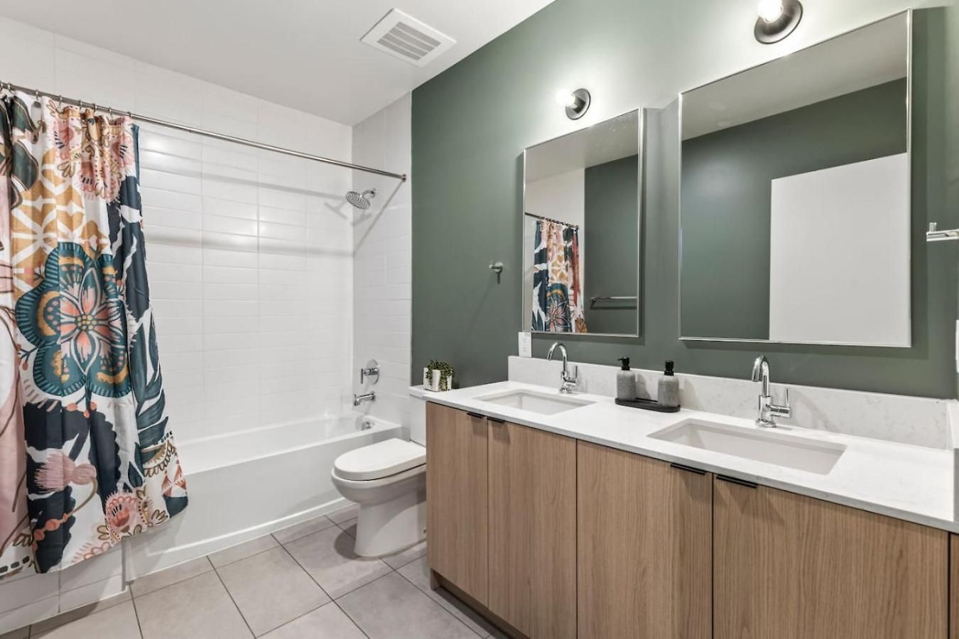 Holiday home Penthouse Luxury With Pool Patio And View Walk To Broadway Nashville
