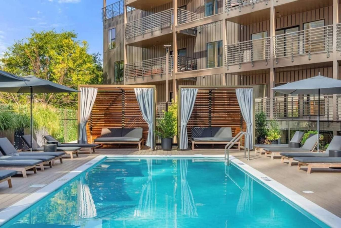 Holiday home Penthouse Luxury With Pool Patio And View Walk To Broadway Nashville