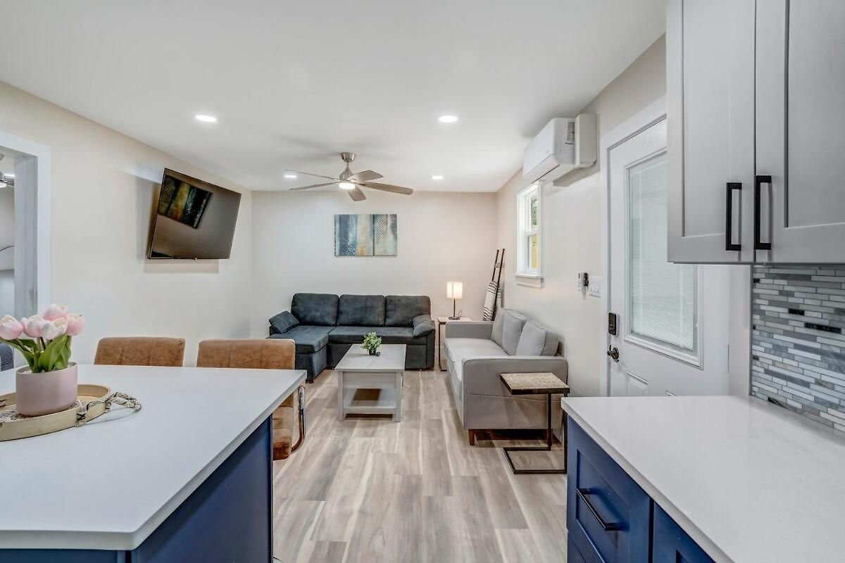Apartment Beautiful, Enchanting, Private, 1 Bedroom 1 Bath Nashville
