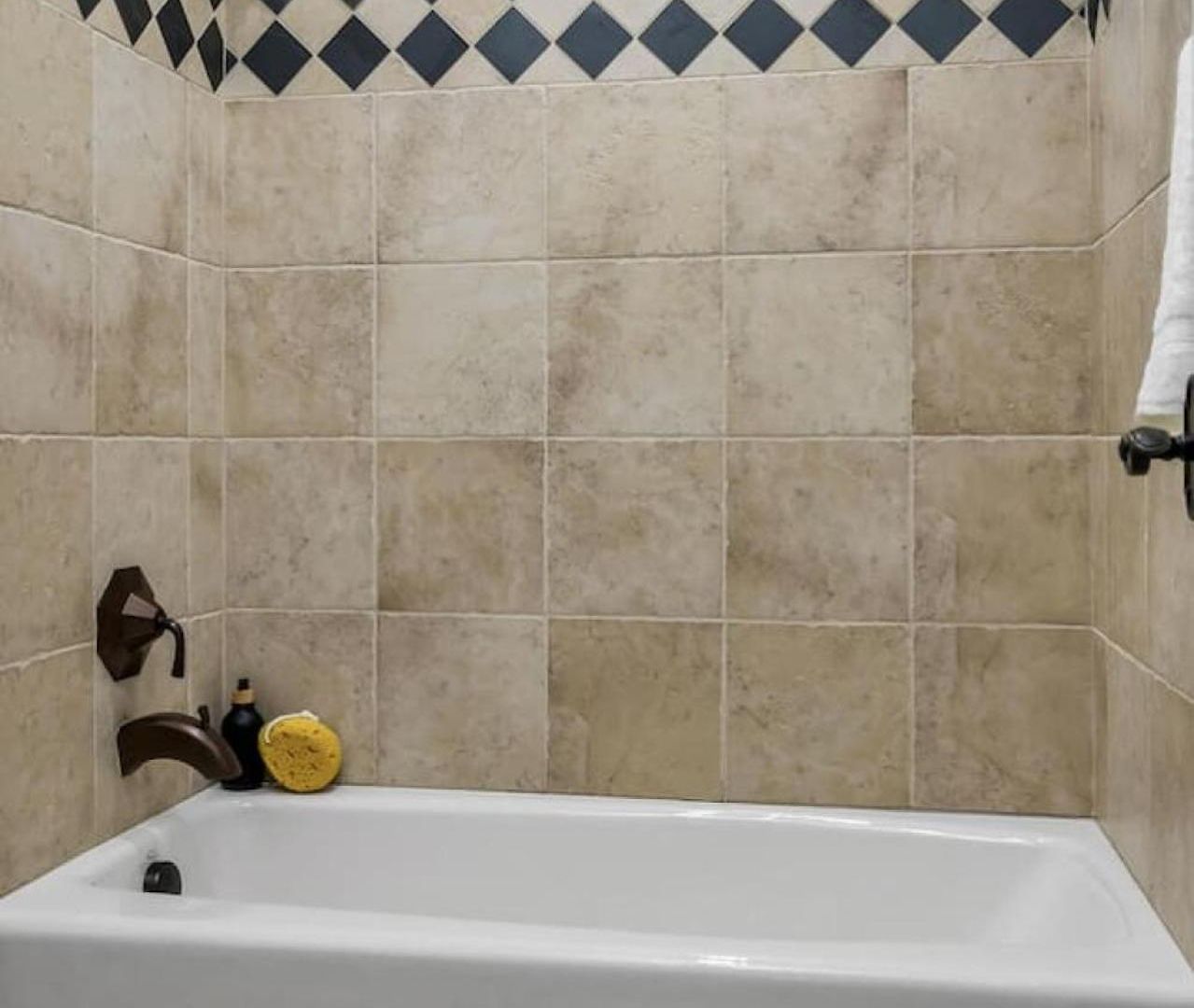 Holiday home Luxe Large With Movie Room, Hot Tub, Garage