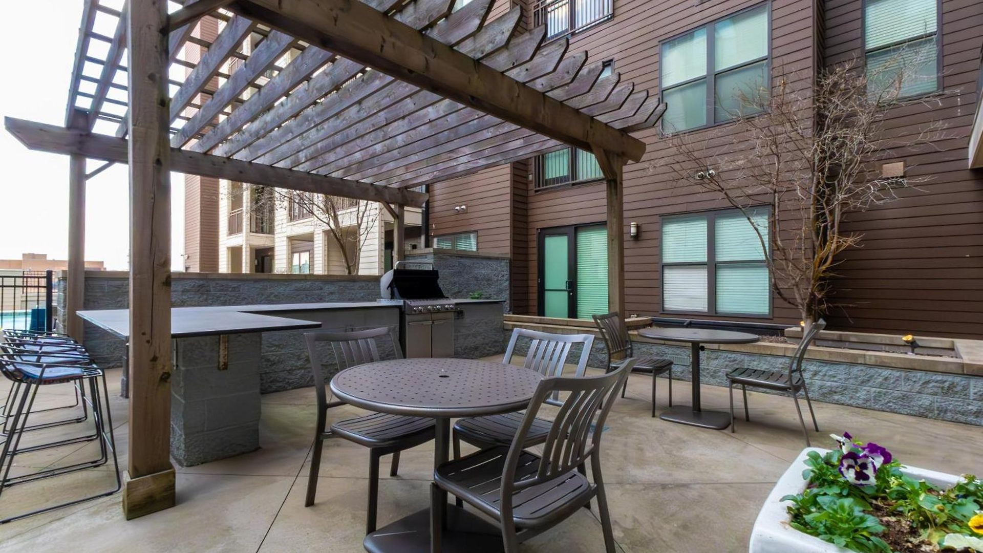 Apartment In Midtown *