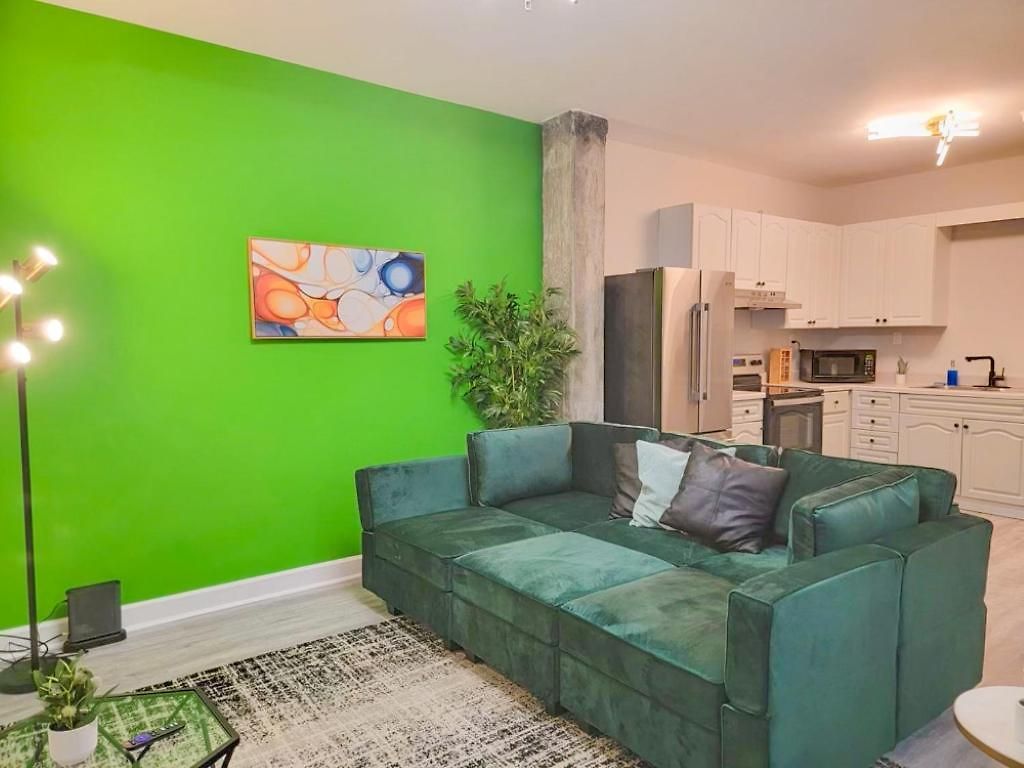 Cozy & 2br With Optional Parking Near Vanderbilt, Gulch & Honky Tonk Highway Apartment