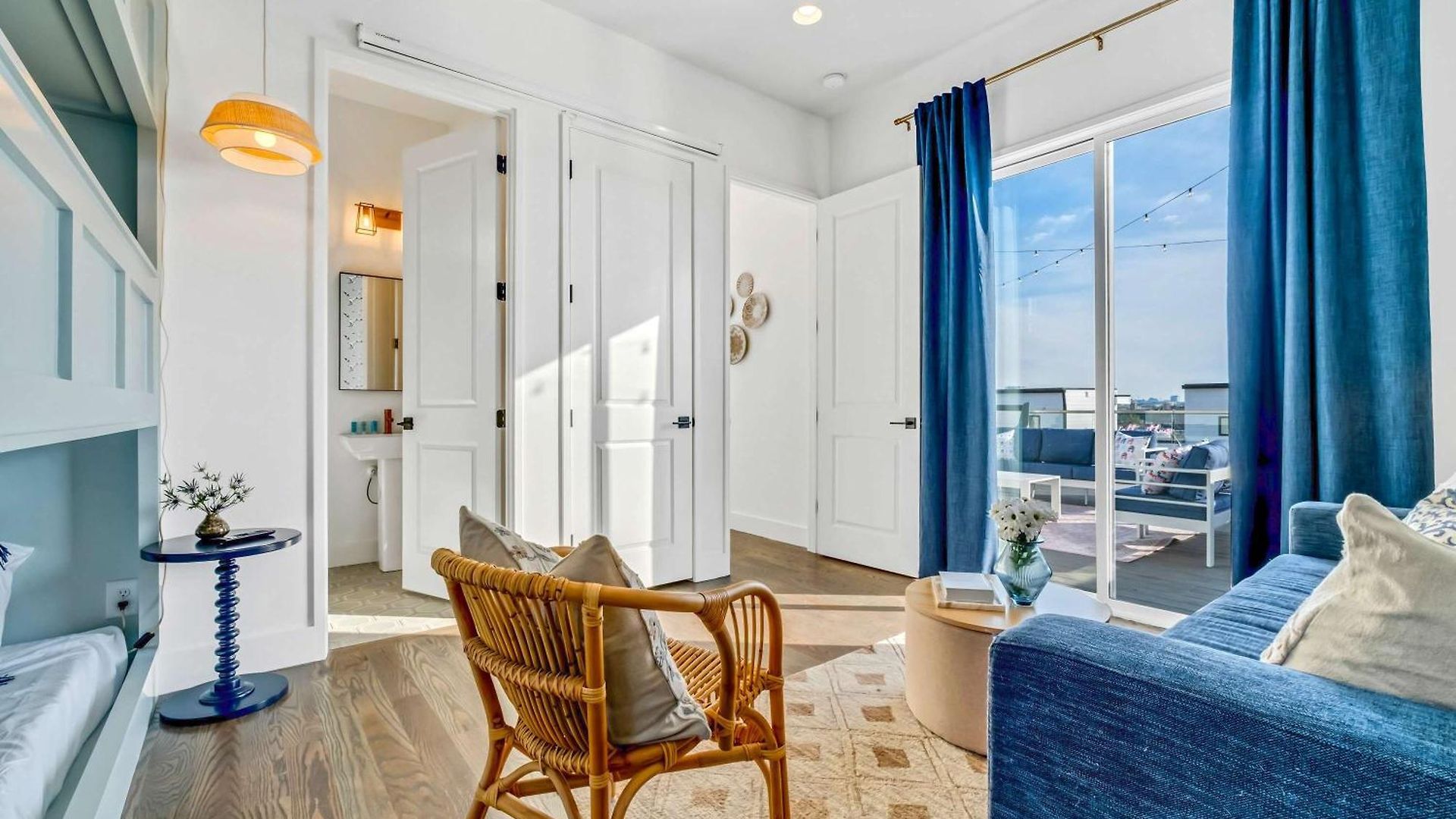 Taylor Swift Inspired Hot Tub Rooftop Deck Views *