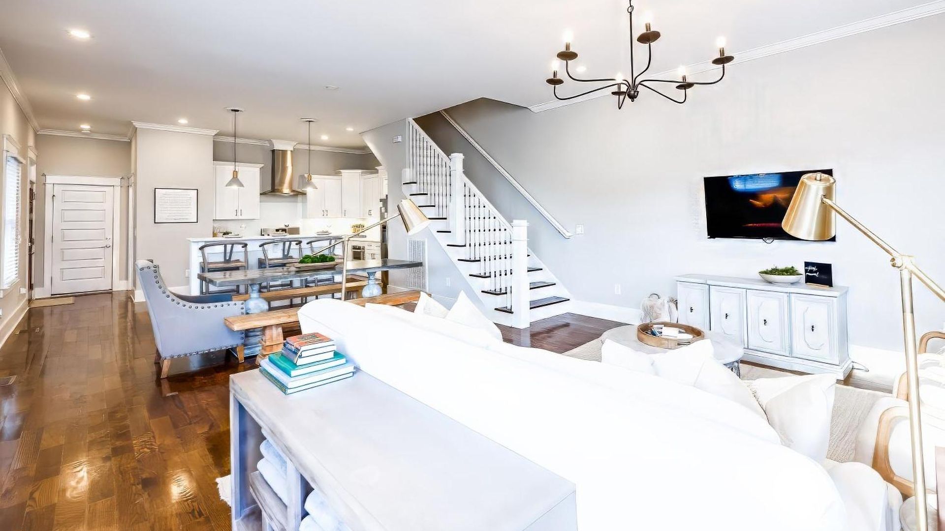 Luxe Pool Hot Tub & Game Downtown Holiday home Nashville