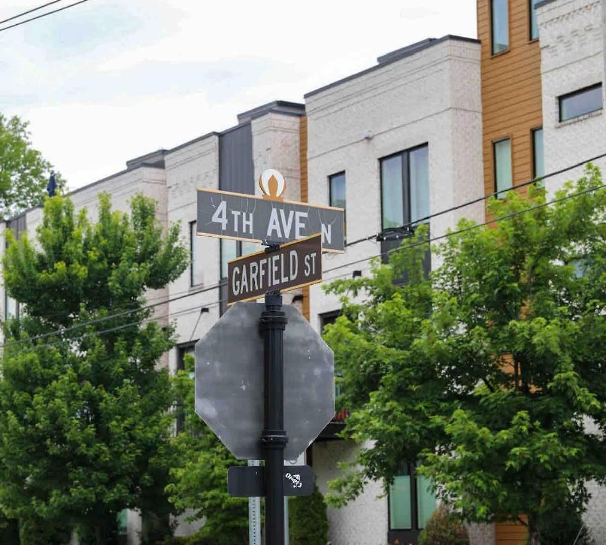Holiday home 7 Min Drive To Broadway- Walkable Neighborhood