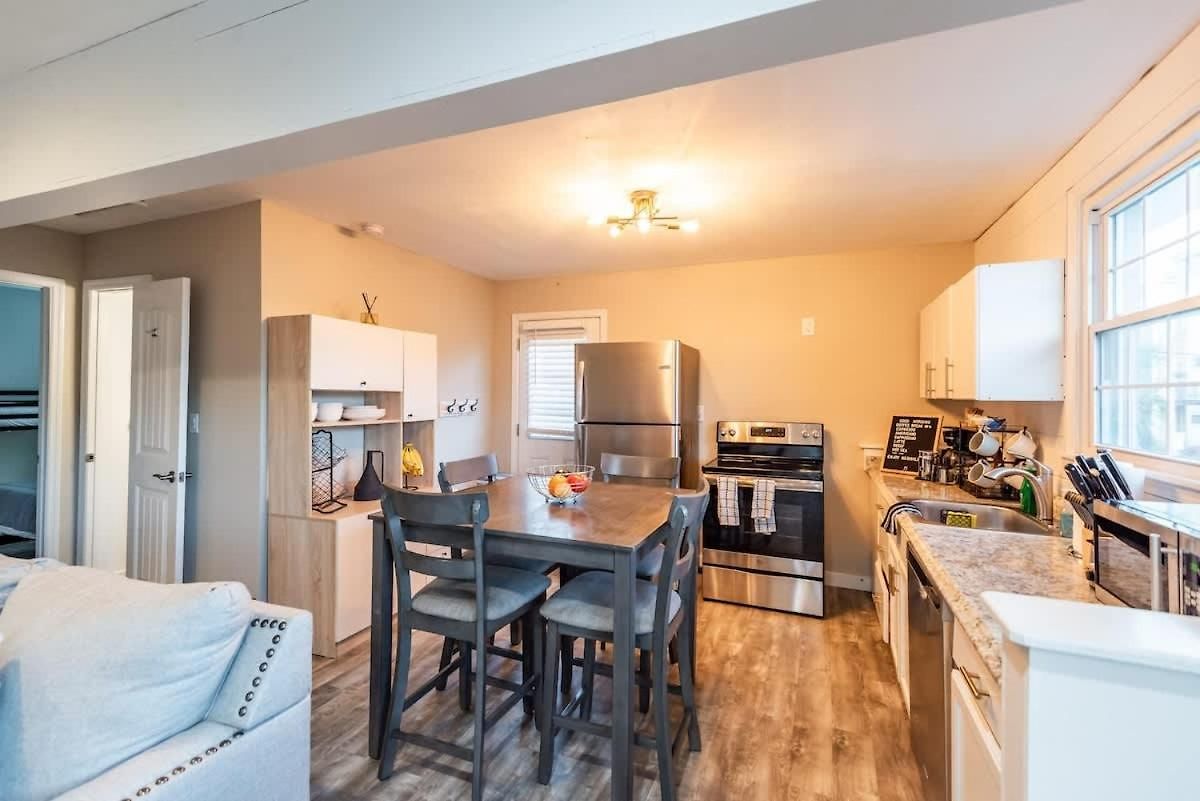 Sleeps 6-full Kitchen-4 Beds-big Couch-officespace Apartment Nashville