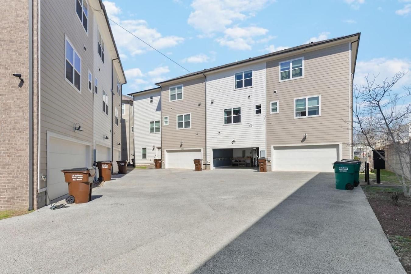 Vibrant In The Nations With Garage Walk To Restaurants And Shops Nashville