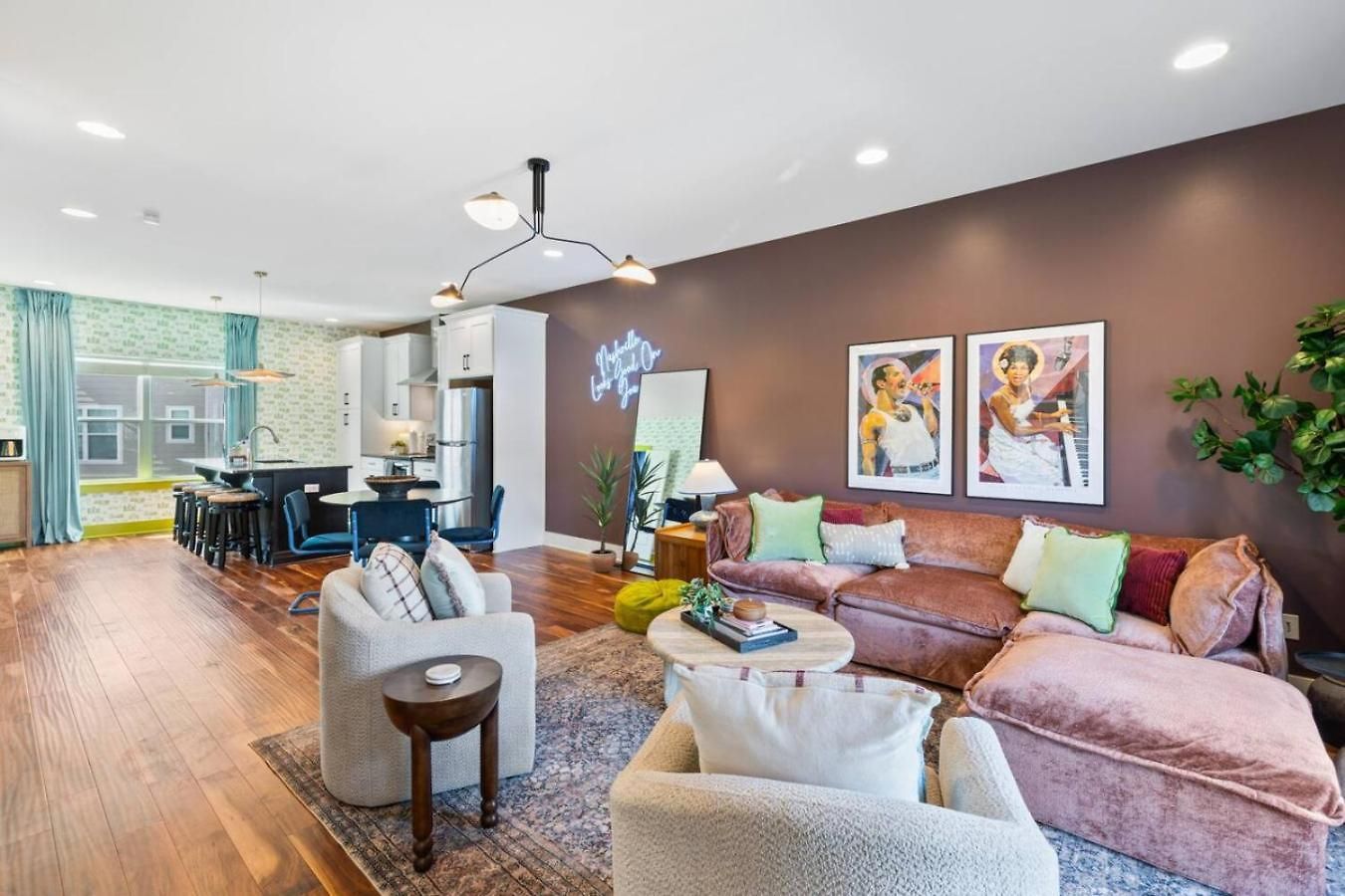 Holiday home Vibrant In The Nations With Garage Walk To Restaurants And Shops