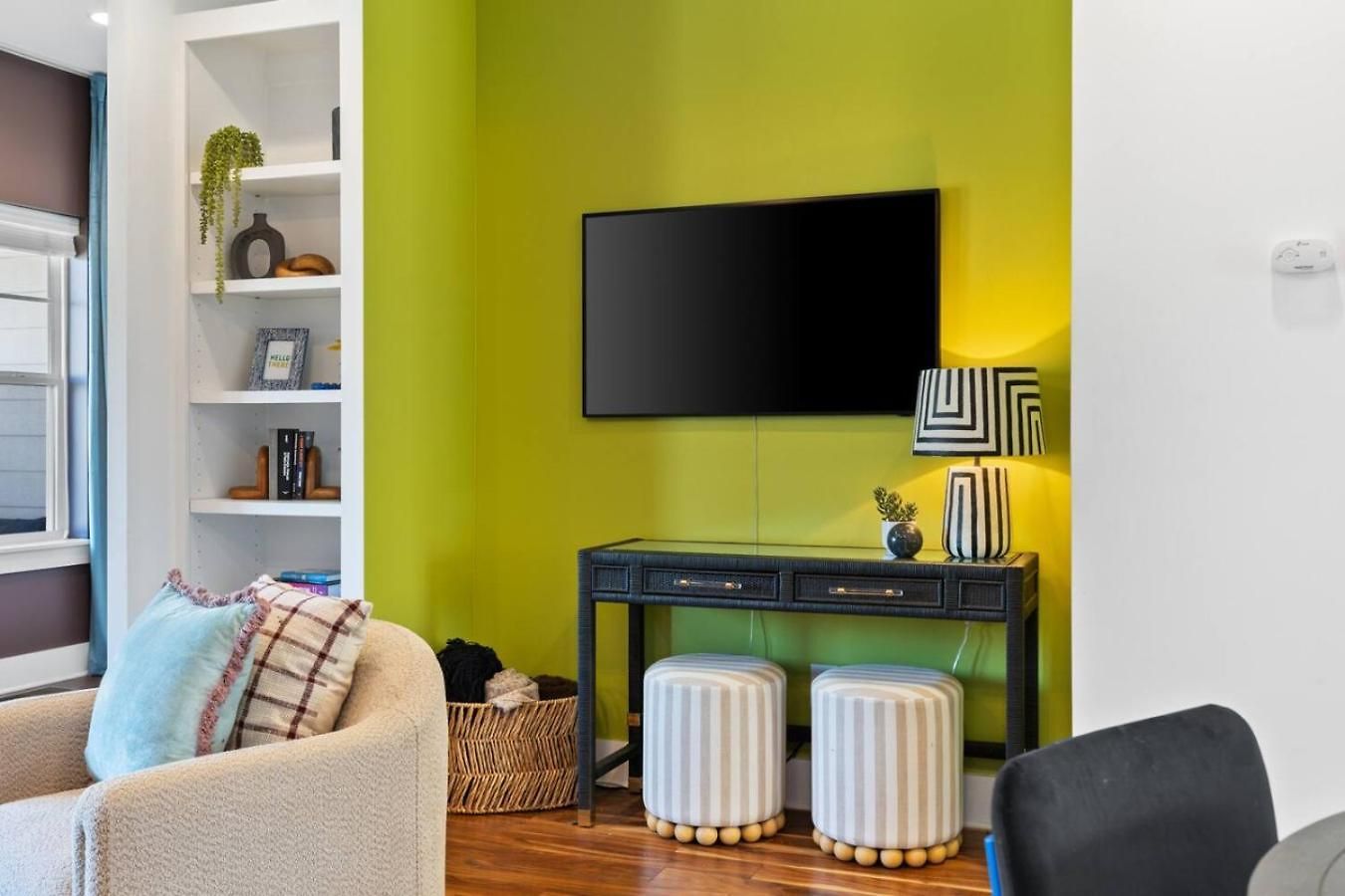 Vibrant In The Nations With Garage Walk To Restaurants And Shops Holiday home *