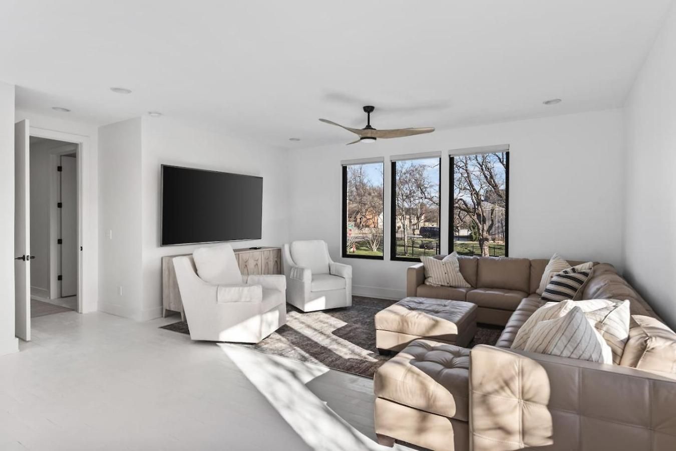 Luxury In Hills With Garage And Walk To The Park Holiday home Nashville