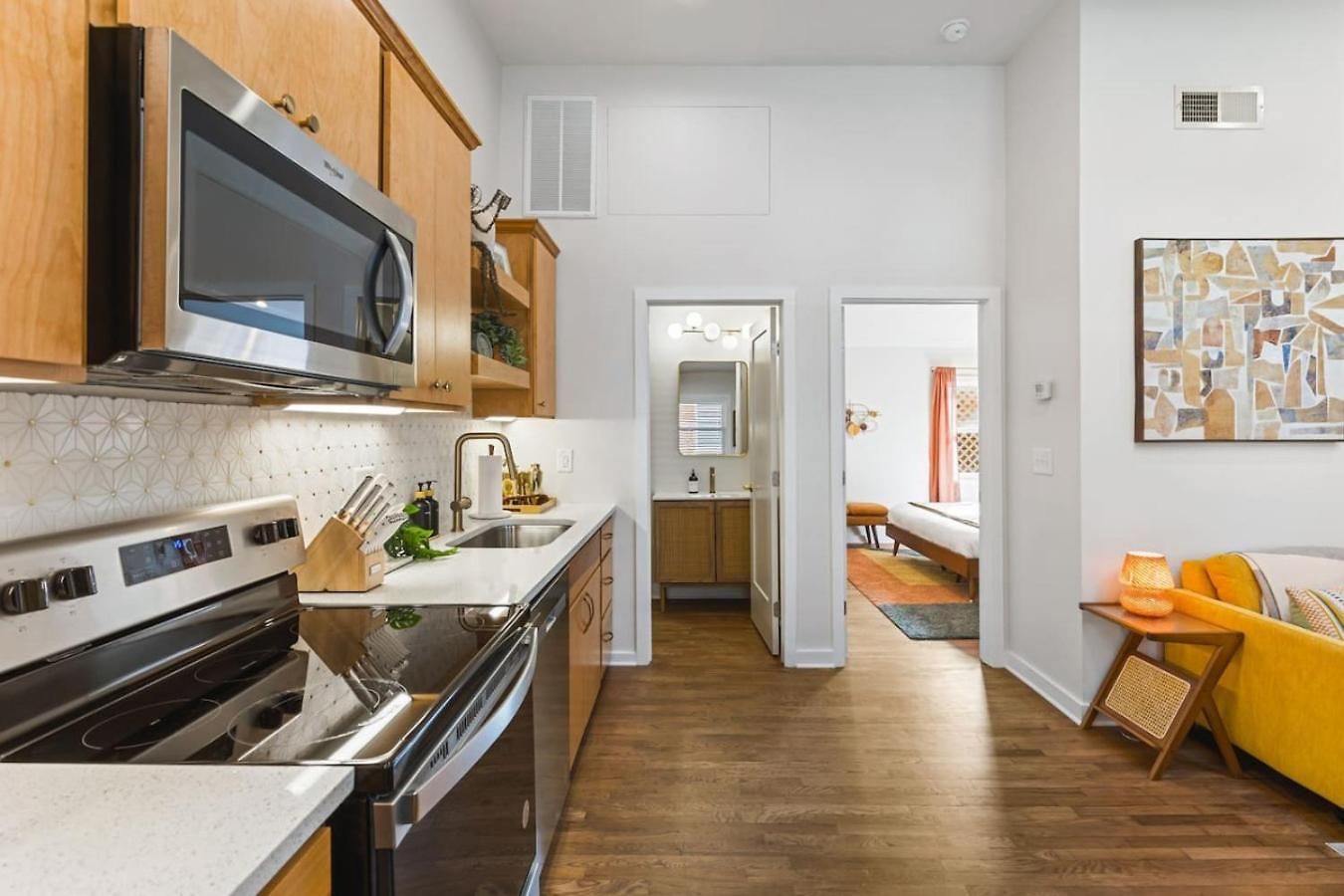 Vibrant Multi Building That Sleeps 48 With 7 Units