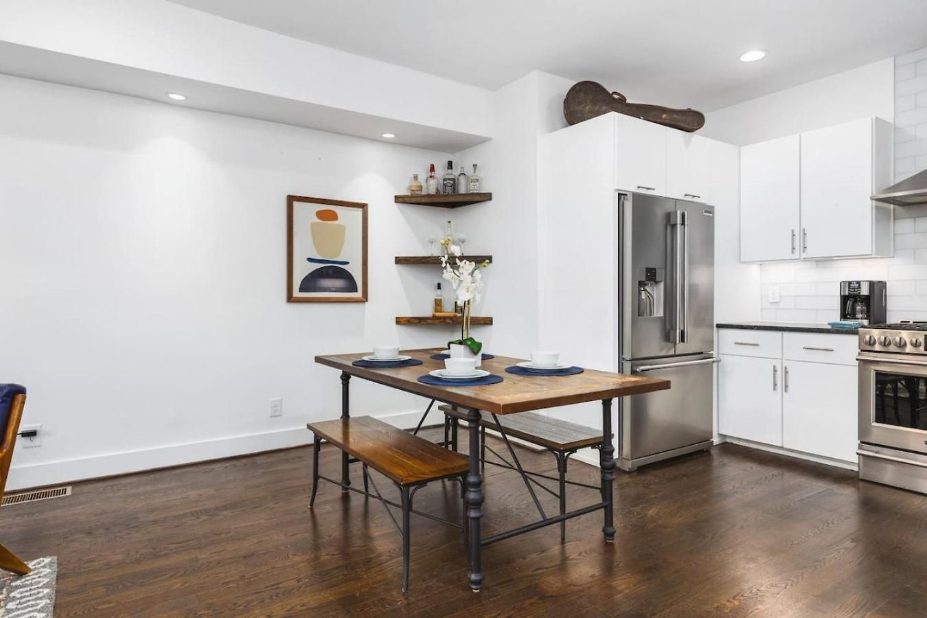 Two Adjacent Homes In 12 South And Belmont Area Sleeps 20 People Holiday home Nashville