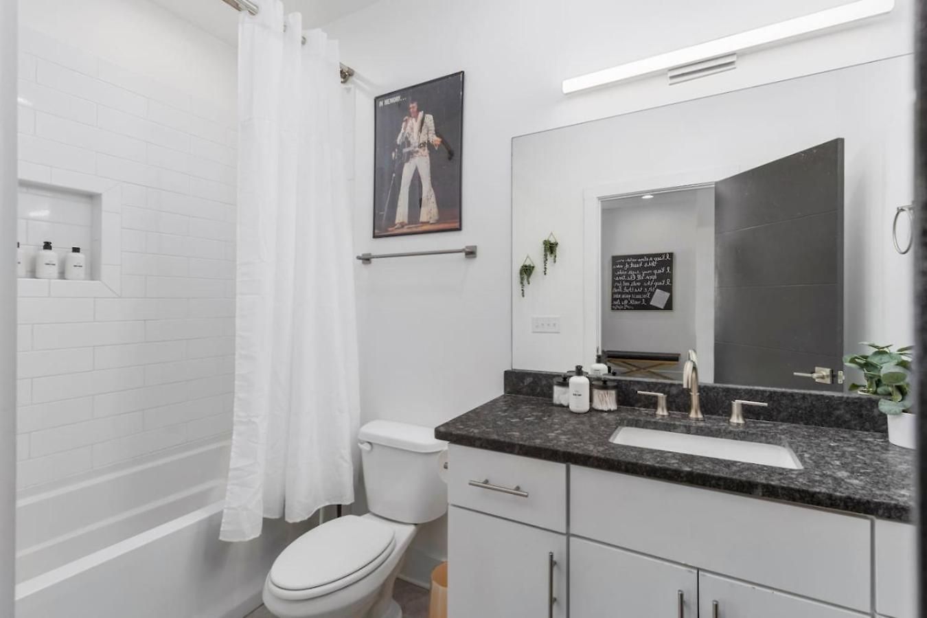 Holiday home Two Adjacent Homes In 12 South And Belmont Area Sleeps 20 People Nashville