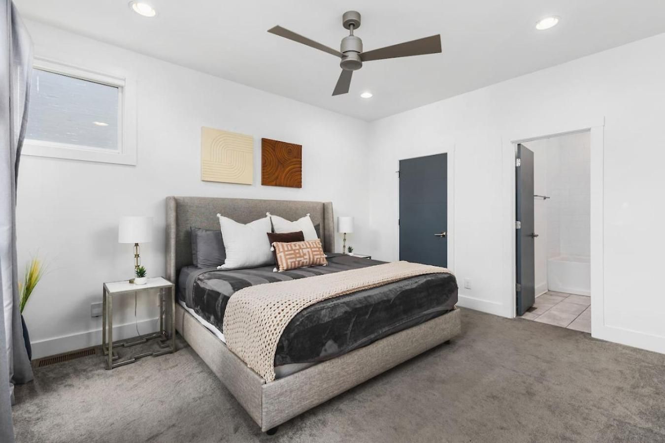 Two Adjacent Homes In 12 South And Belmont Area Sleeps 20 People * Nashville