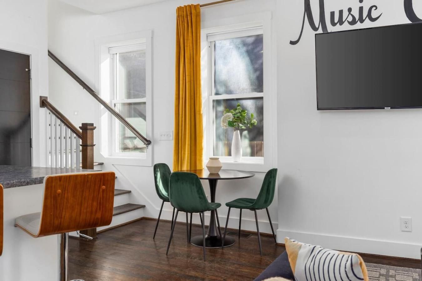 Two Adjacent Homes In 12 South And Belmont Area Sleeps 20 People Nashville