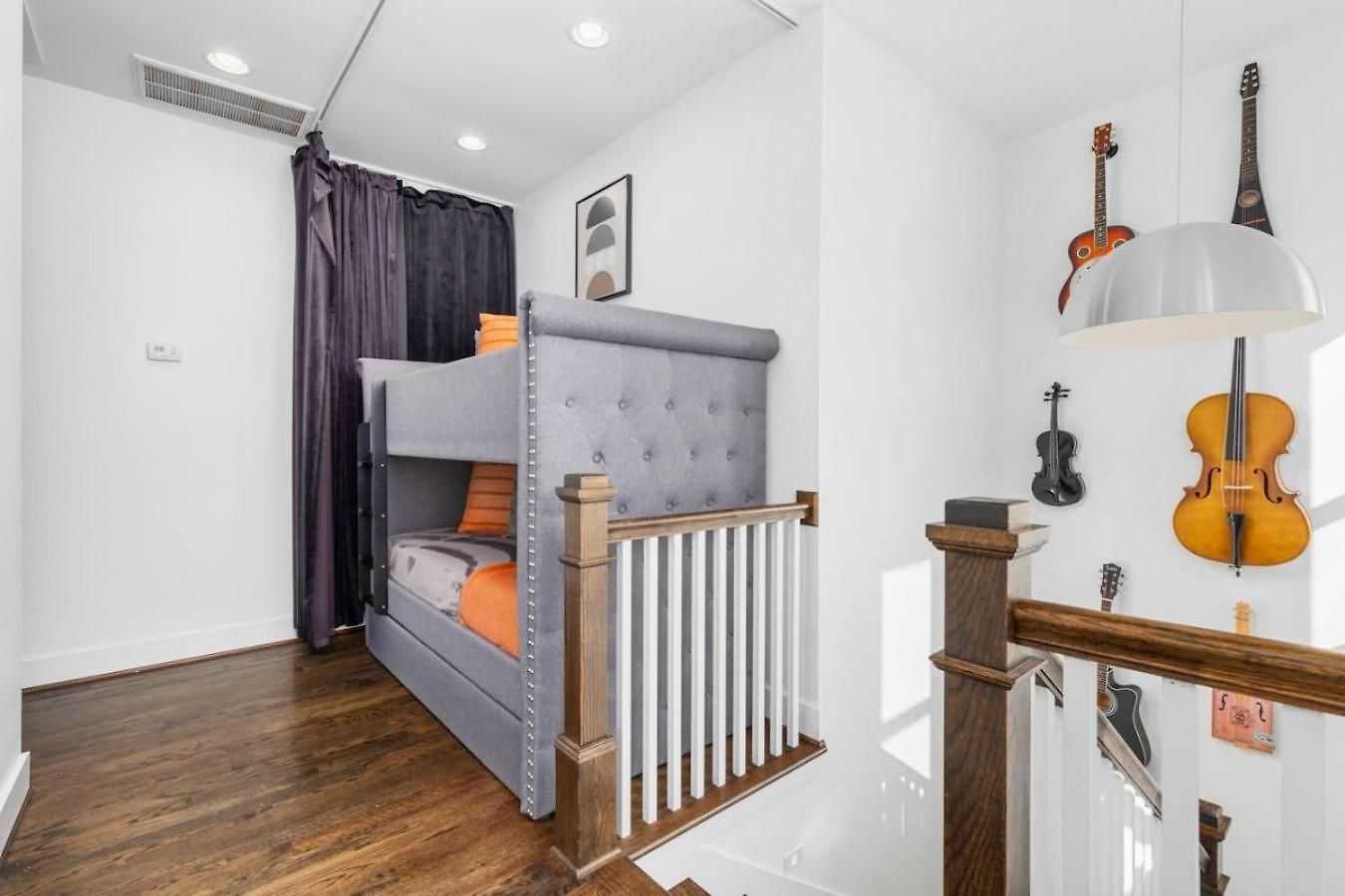 Two Adjacent Homes In 12 South And Belmont Area Sleeps 20 People