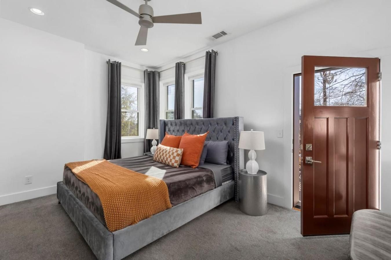 Holiday home Two Adjacent Homes In 12 South And Belmont Area Sleeps 20 People *