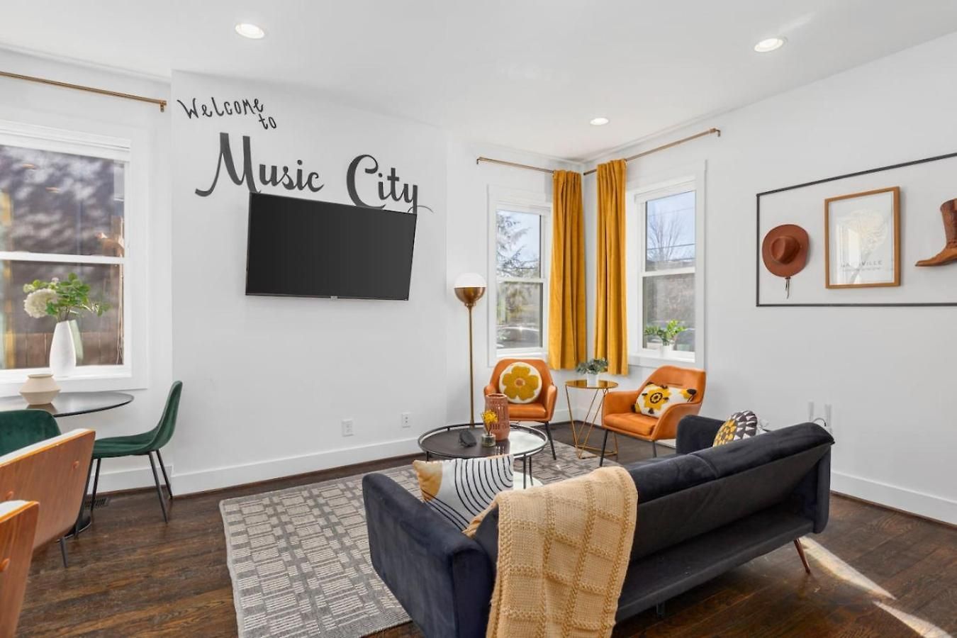 Two Adjacent Homes In 12 South And Belmont Area Sleeps 20 People * Nashville