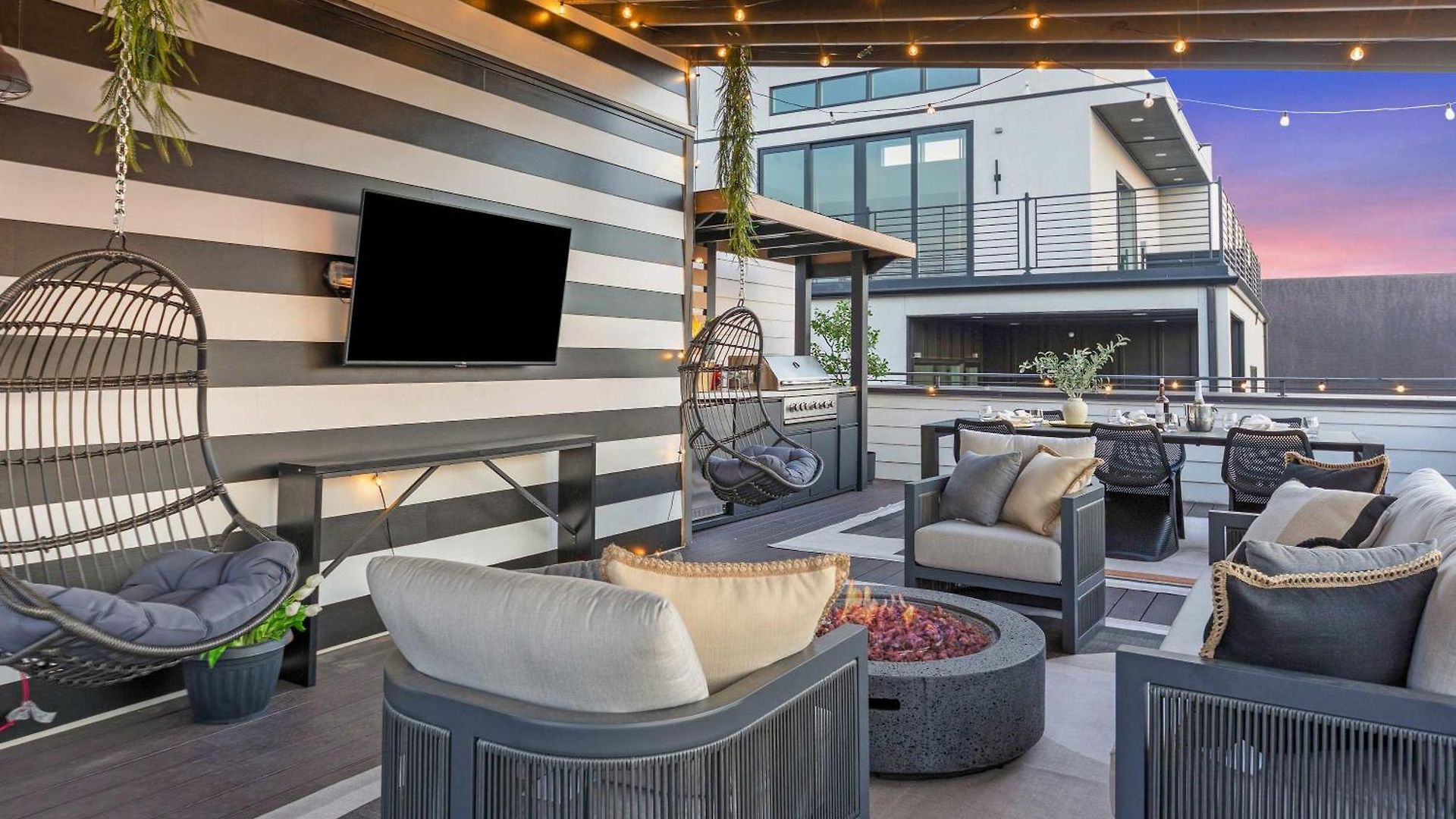 The High Note - Spectacular Rooftop Walk To Gulch Holiday home *