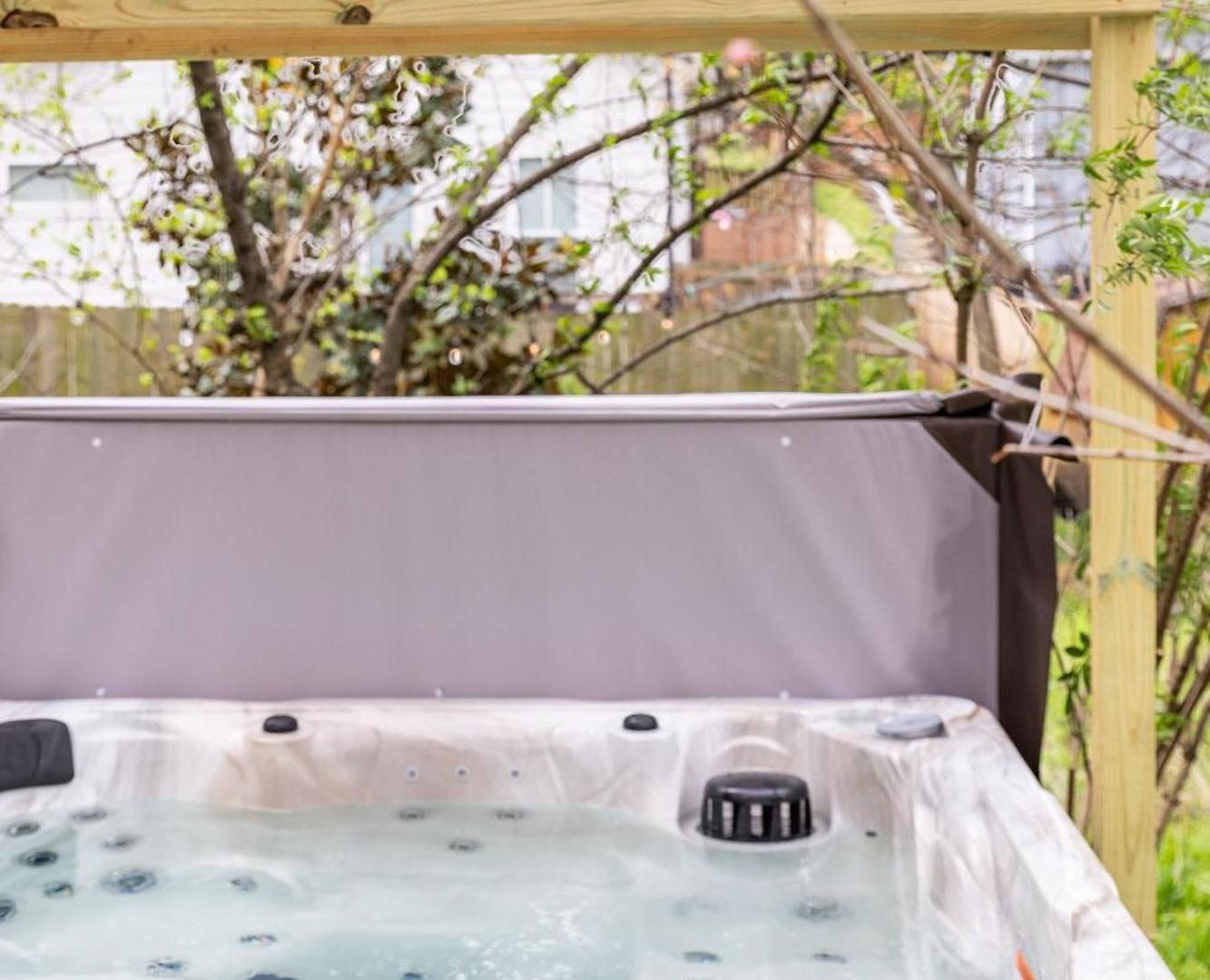 Holiday home Dreamy Tiny House With Hot Tub And Garden Patio Nashville