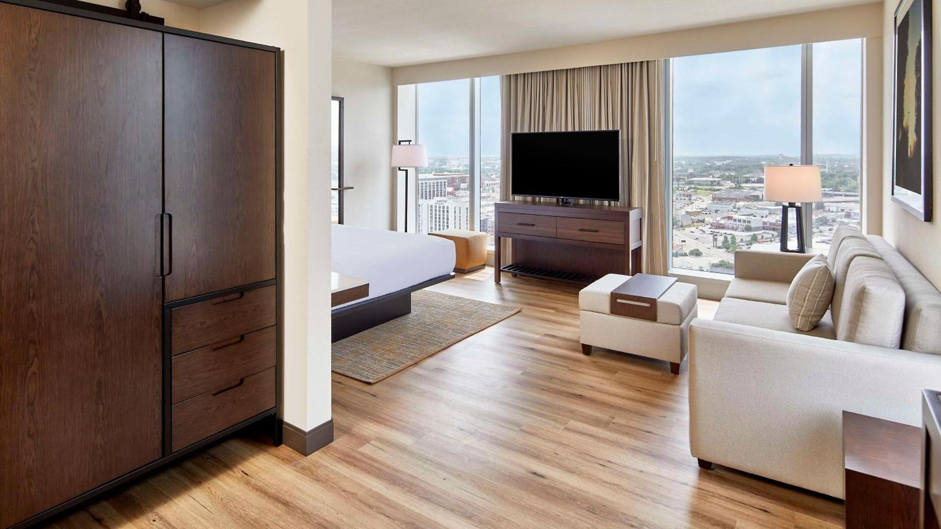 Embassy By Hilton Downtown Hotel Nashville