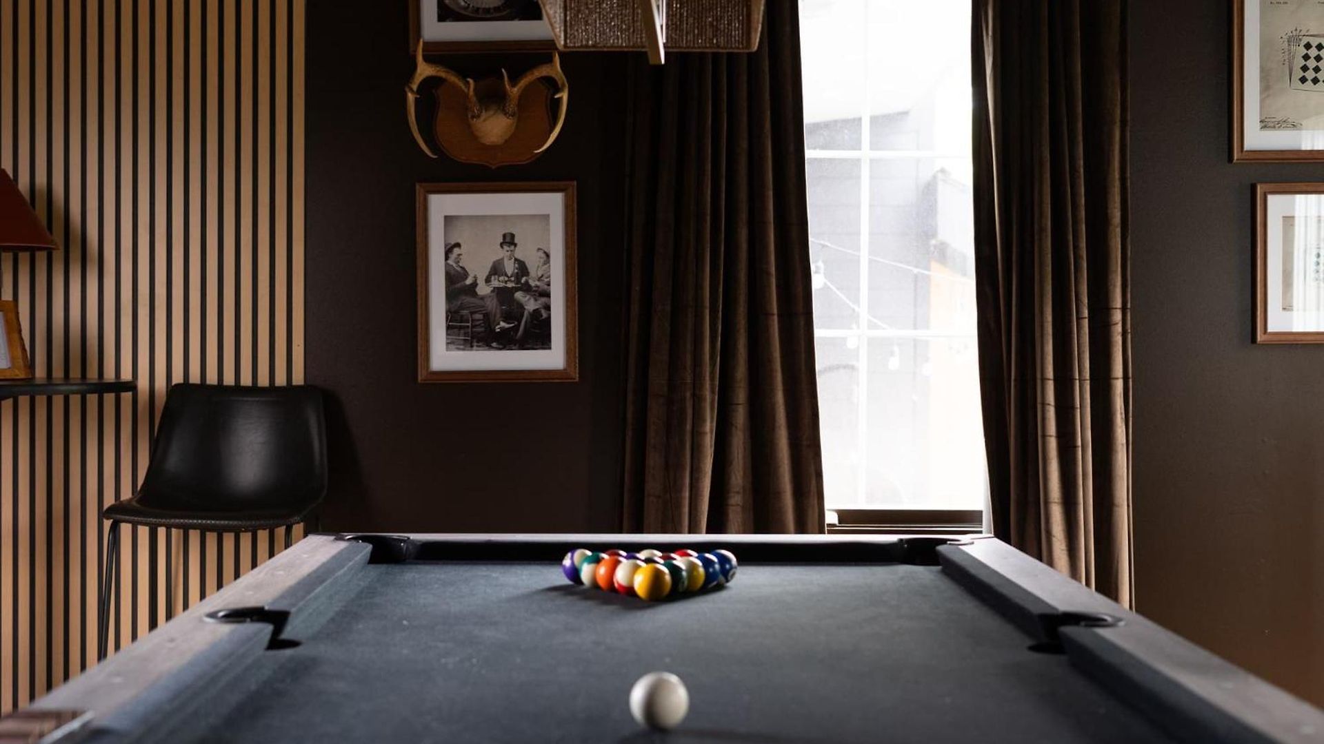 Holiday home The Gambler - Pool Table Rooftop With Firepit