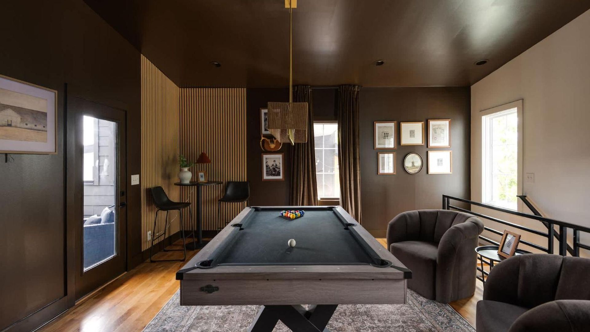 Holiday home The Gambler - Pool Table Rooftop With Firepit