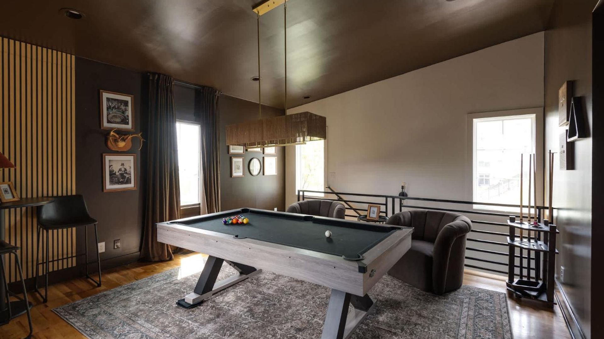 Holiday home The Gambler - Pool Table Rooftop With Firepit *