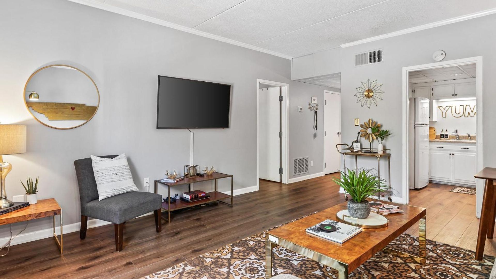 Famous Music Row 1 Bedroom With Free Parking And Pool * Nashville