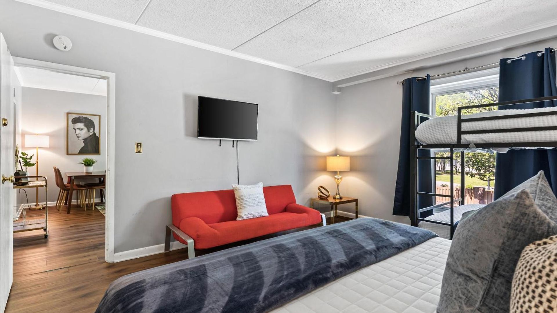 Famous Music Row 1 Bedroom With Free Parking And Pool *